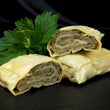 Laden Sie das Bild in den Galerie-Viewer, Schwäbische Maultaschen aufgeschnitten mit Petersilie