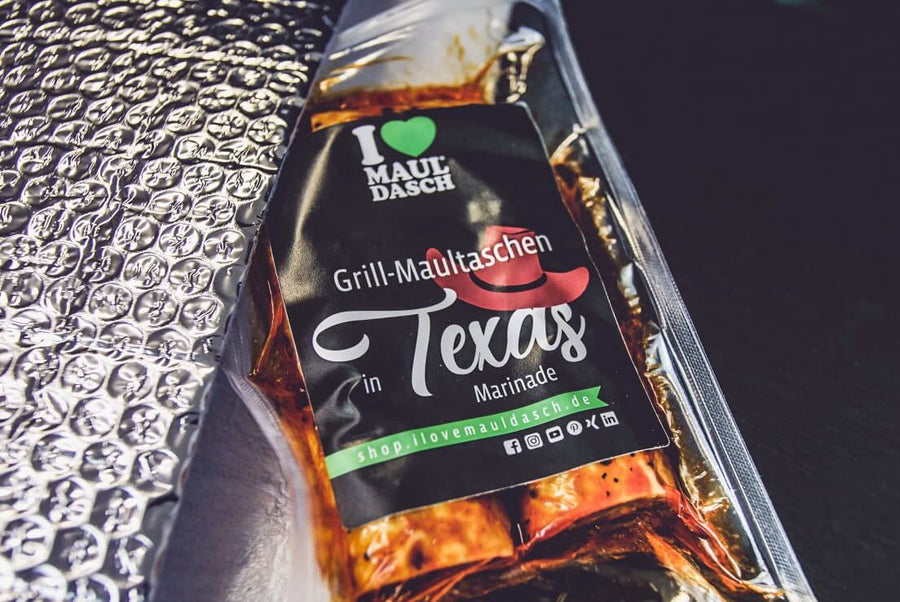 Grill-Maultasche in Texas-Marinade verpackt mit Isolierverpackung